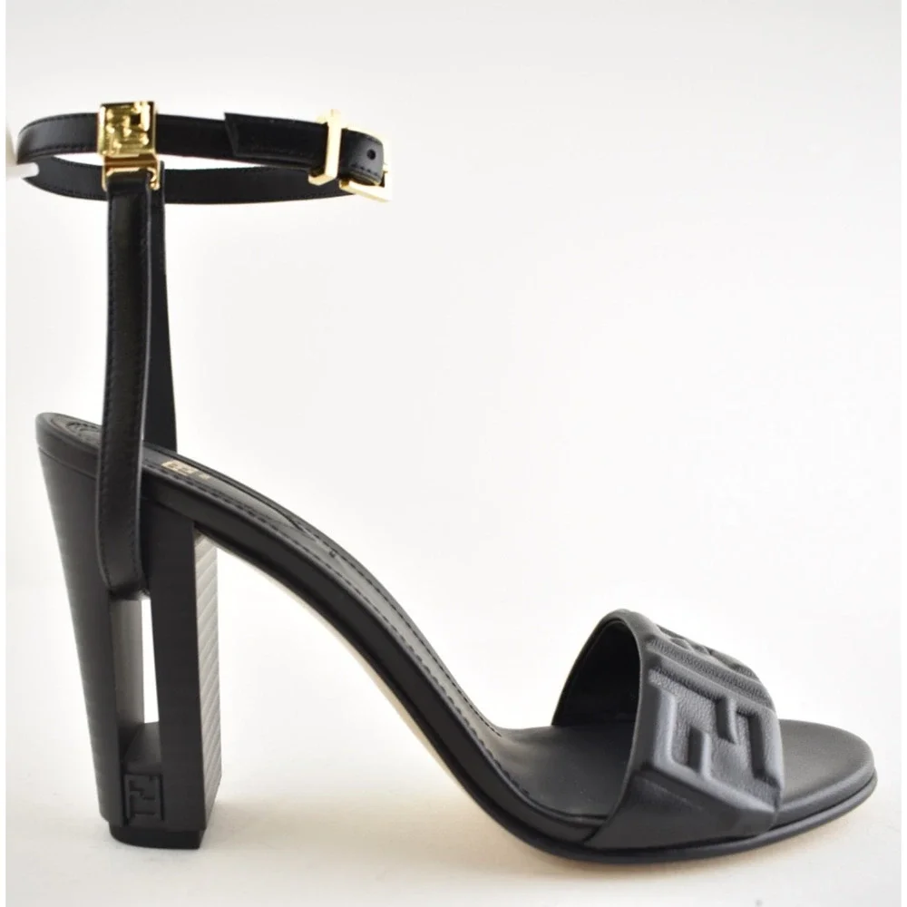 Fendi delfina sandal